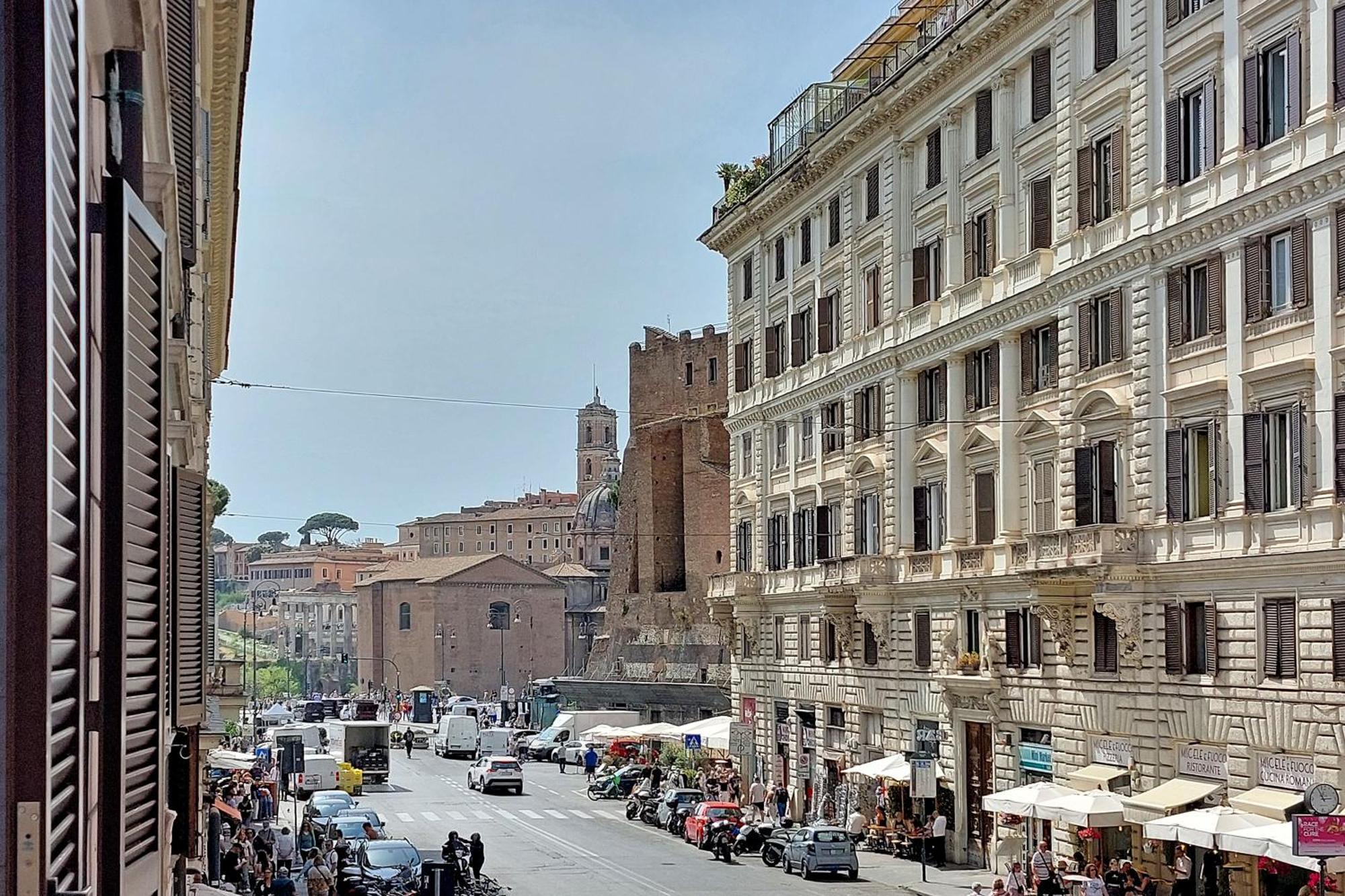 Ych-Colorful And Classy Apartment Near Fori Imperiali โรม ภายนอก รูปภาพ